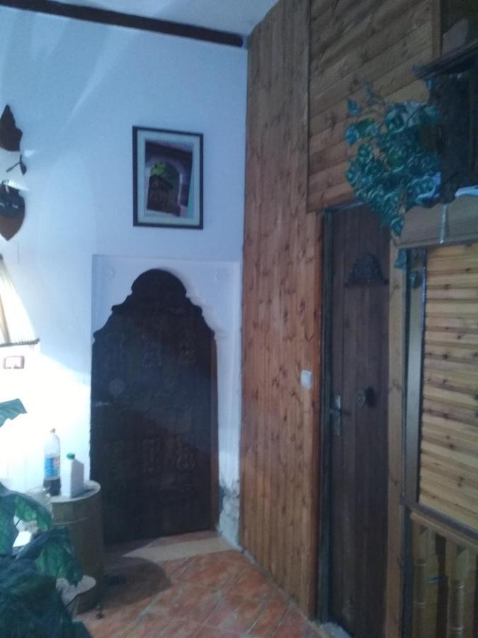 Karafil Guesthouse Gjirokastër Екстериор снимка