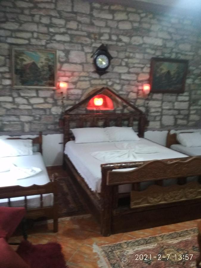 Karafil Guesthouse Gjirokastër Екстериор снимка
