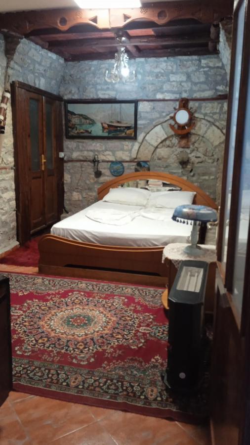 Karafil Guesthouse Gjirokastër Екстериор снимка