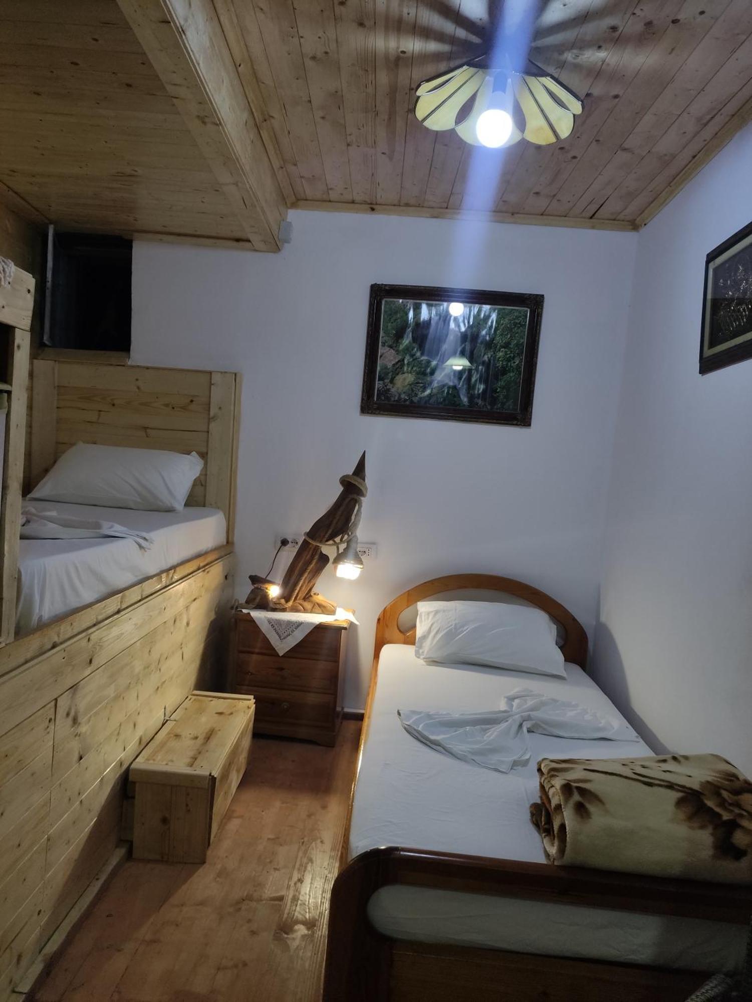 Karafil Guesthouse Gjirokastër Екстериор снимка