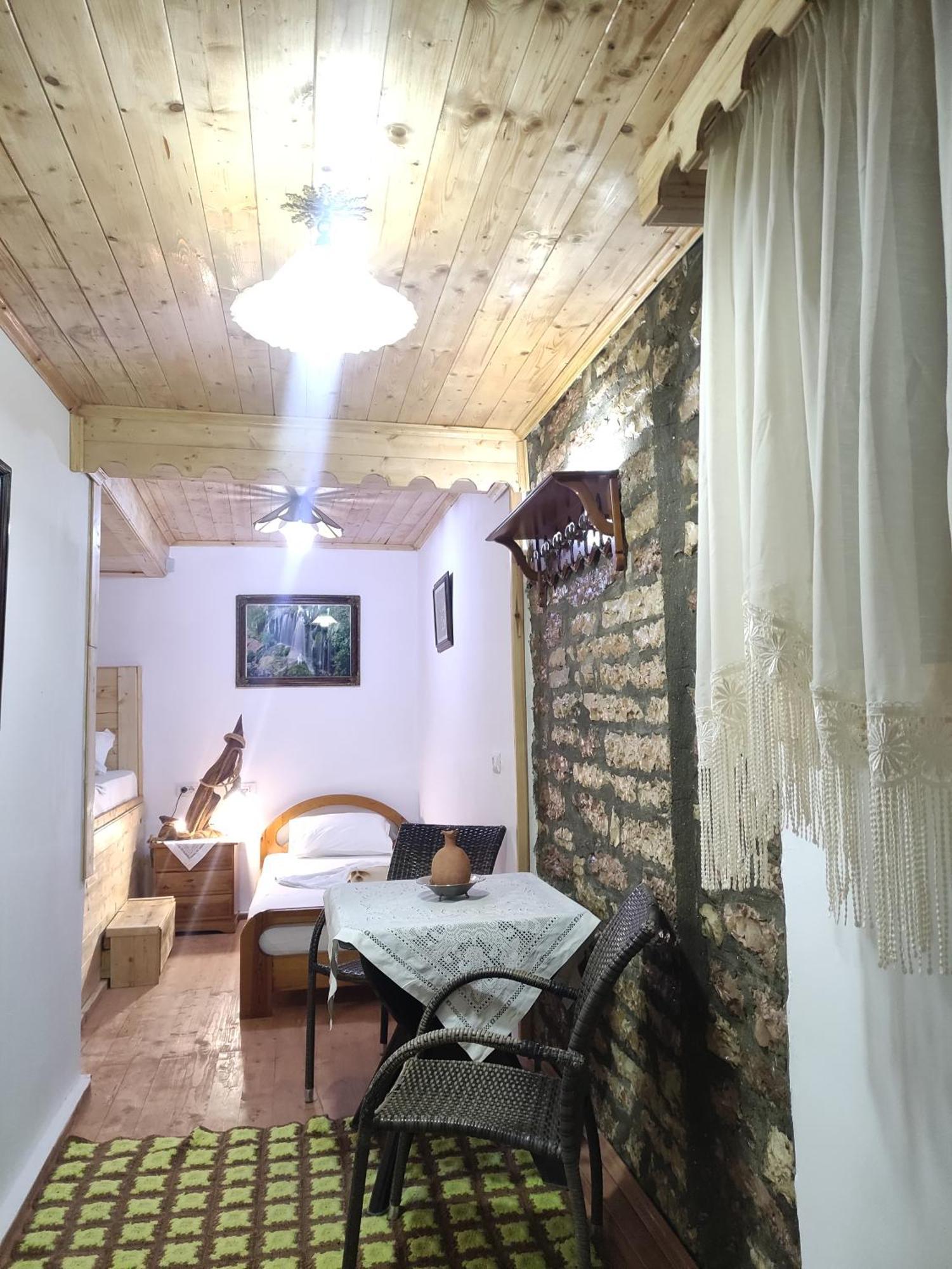 Karafil Guesthouse Gjirokastër Екстериор снимка