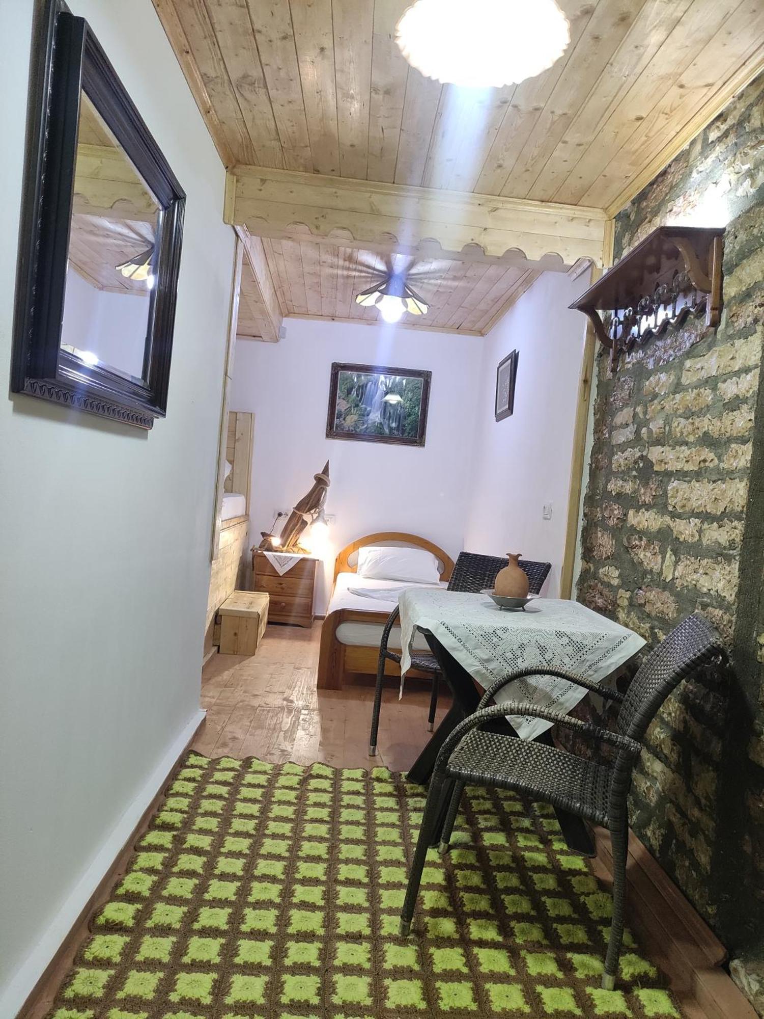 Karafil Guesthouse Gjirokastër Екстериор снимка