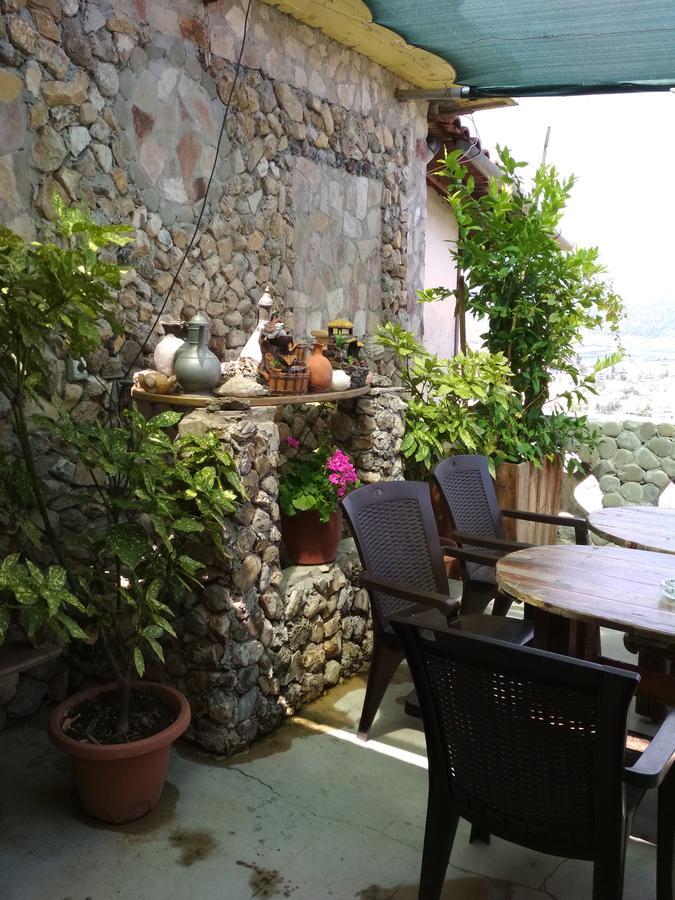 Karafil Guesthouse Gjirokastër Екстериор снимка