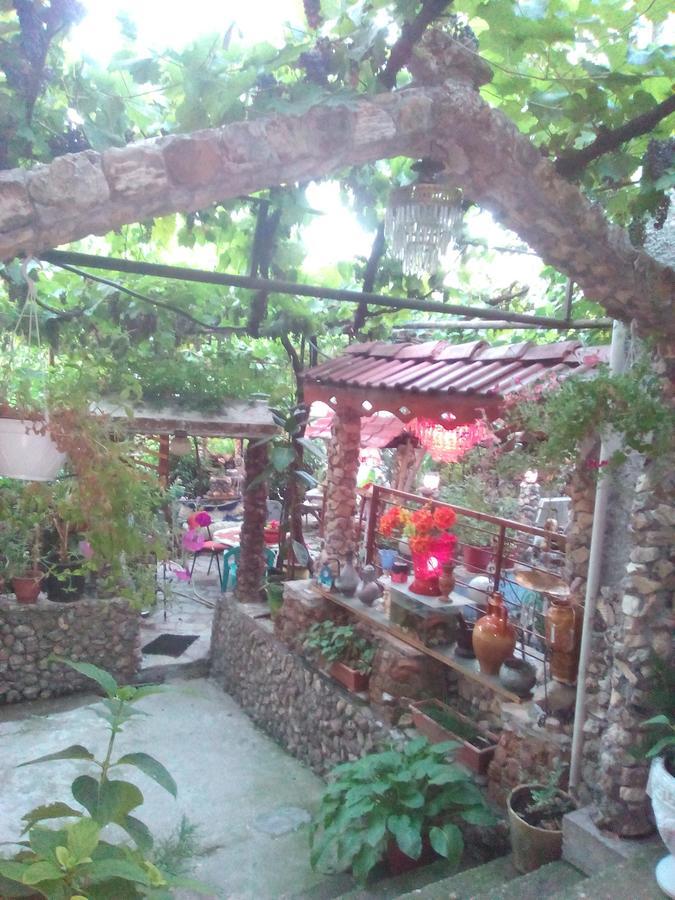 Karafil Guesthouse Gjirokastër Екстериор снимка